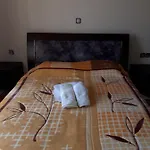 Ploumis House بيت للعطل